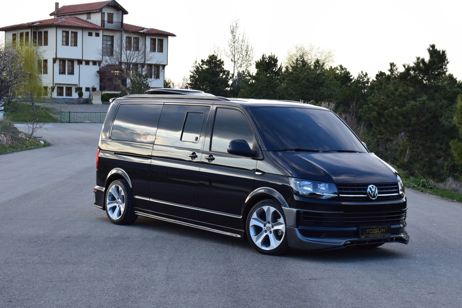 VOLKSWAGEN TRANSPORTER